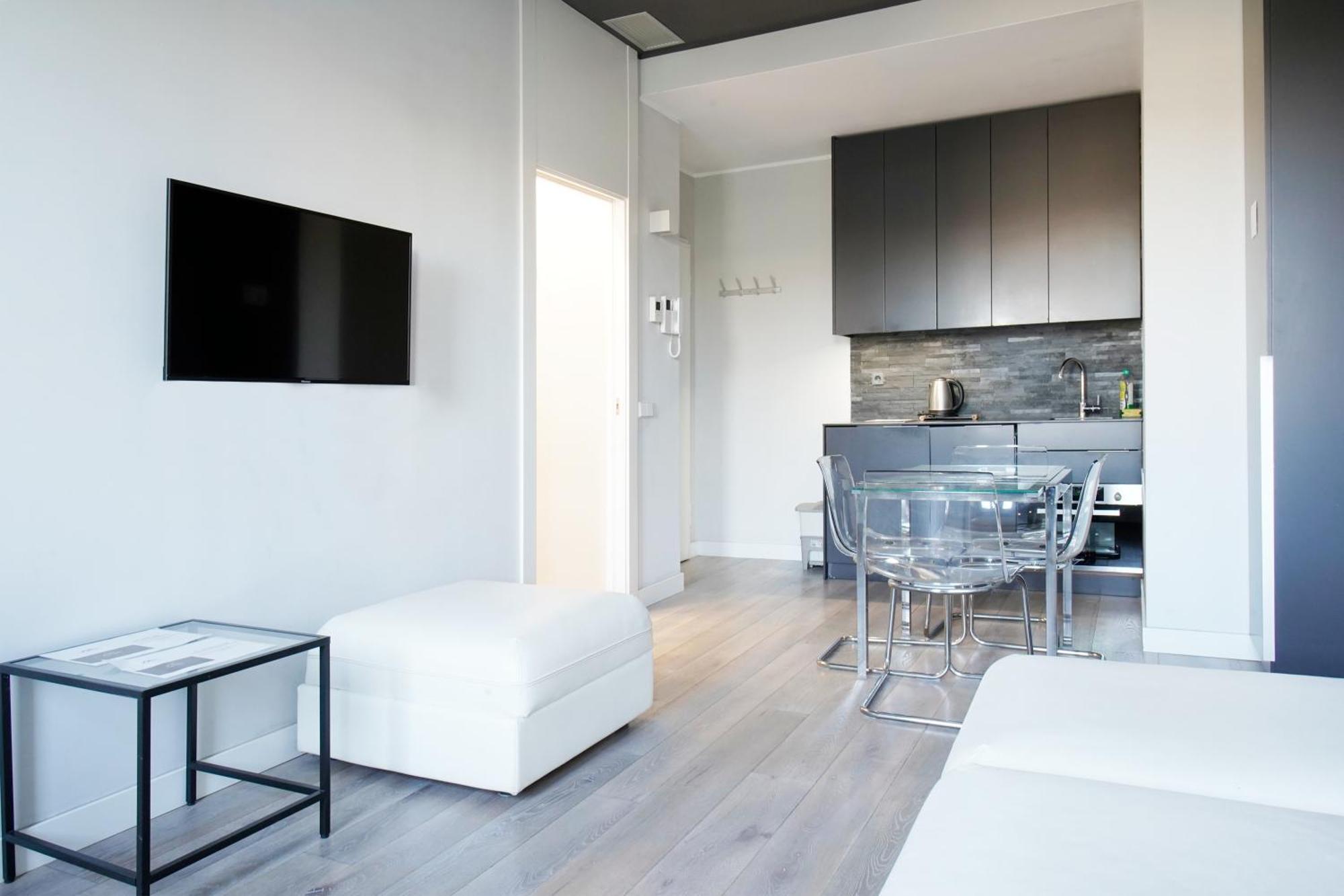 Jewel Apartment Милано Екстериор снимка